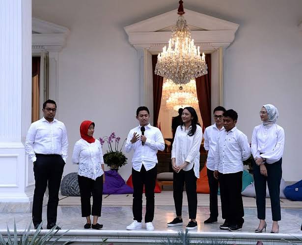 Di Gaji Tinggi Dengan Uang Rakyat, Kinerja Stafsus Jokowi di Pertanyakan