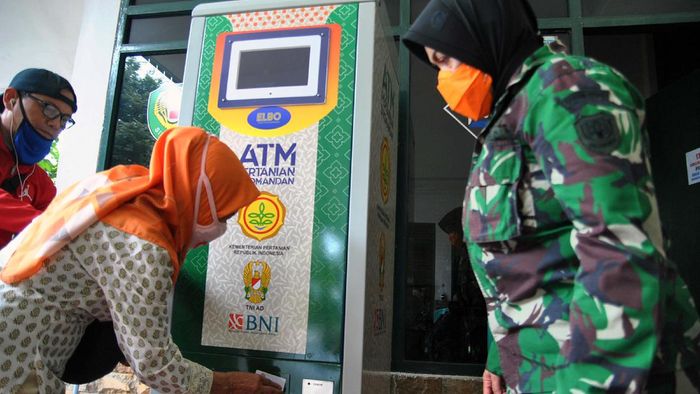 Bantu Warga Tak Mampu Di Jakarta, Pemerintah Sebarkan ATM Beras