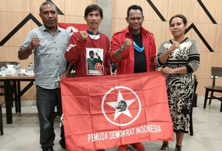 Burhan – Piter Pimpin Pemuda Demokrat Papua, Ketum Bahar : Pengurus Baru Agar Aktif Dalam Pembangunan Papua