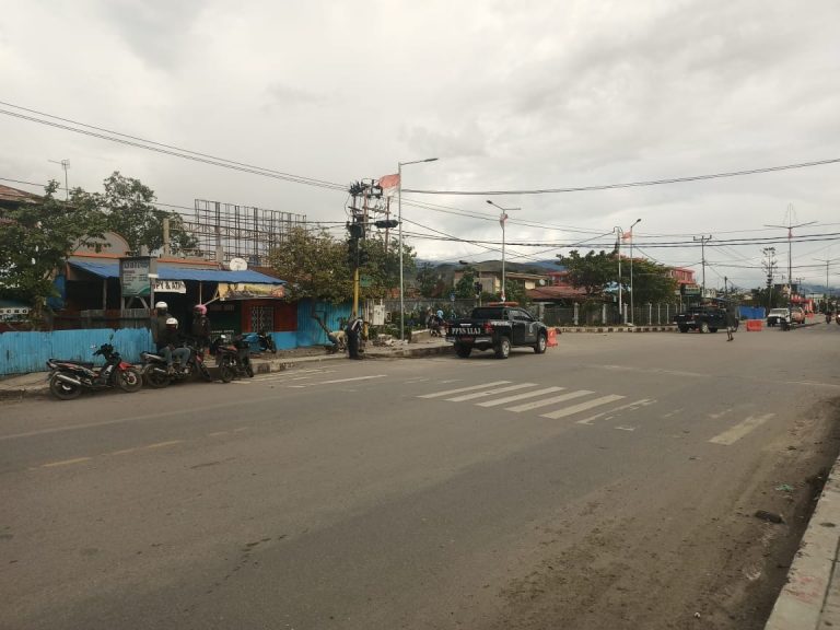 Dishub Kabupaten Jayawijaya Lakukan Perbaikan Lampu Merah Dan Jalanan Kota Wamena