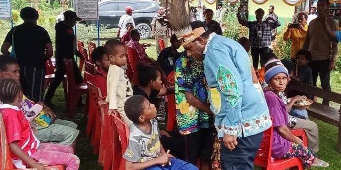 Perayaan Syukuran Calon ASN Asli Mannem: Bupati Keerom Ajak Masyarakat Bersatu dan Berikan Pengabdian Terbaik