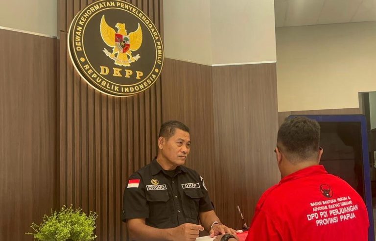 Serahkan Kesimpulan Sidang Pelanggaran Etik KPU Kota Jayapura, Tim Hukum BTM-CK Datangi DKPP RI di Jakarta
