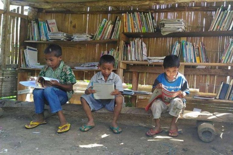 Hari Buku Nasional 2025: Saatnya Bangkitkan Semangat Membaca