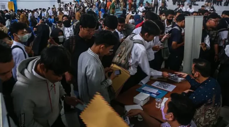 Tingkat Pengangguran Indonesia Tertinggi di ASEAN, Capai 5,0 Persen