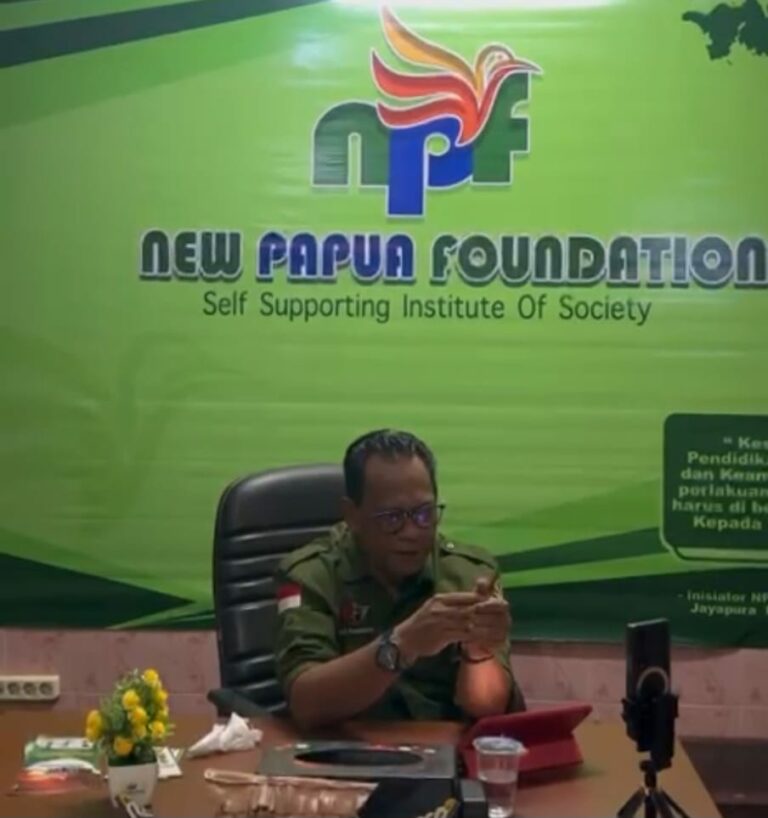 Baharudin Farawowan : Pembakaran Mahkota Cenderawasih Oleh BKSDA Papua Mematikan Nilai Budaya dan Melanggar Undang – Undang