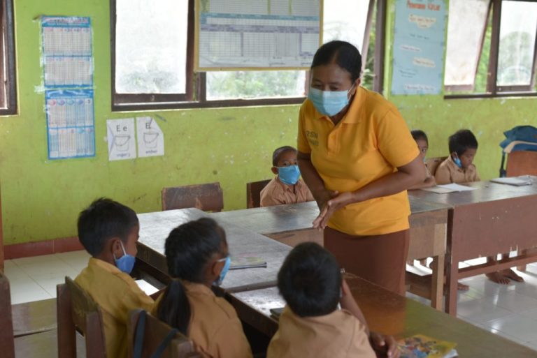 Hari Guru 2025: Semangat Nasional dan Perjuangan Sunyi di Timur Indonesia