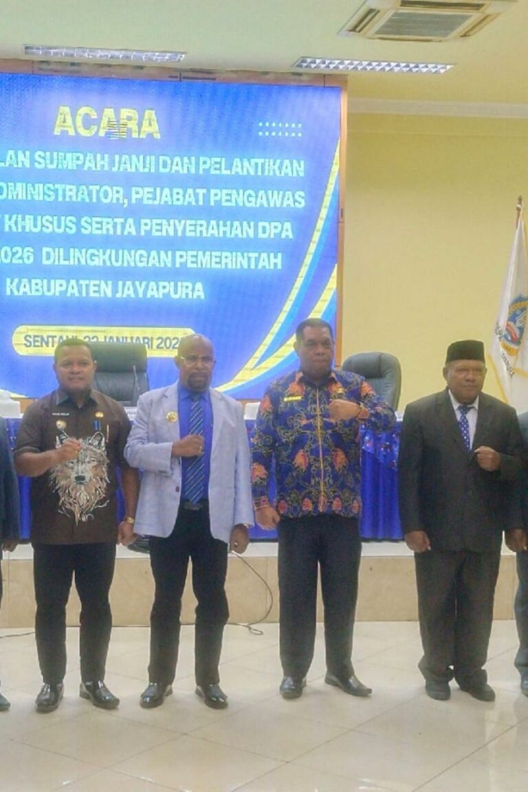 Sah! Korneles Yanuaring Dilantik Menjadi Staf Khusus Bupati Jayapura