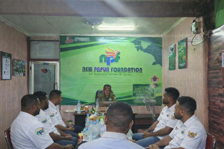 Pelantikan PAW KPU Kota Jayapura, Baharudin Farawowan: Kerja Sesuai Aturan Saja Sudah Bagus