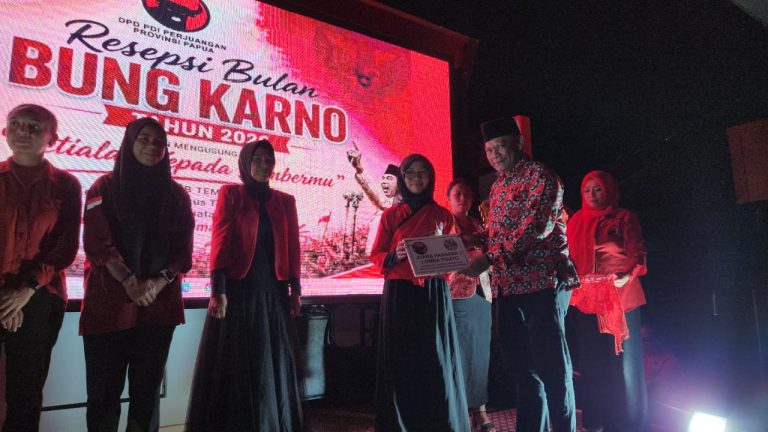 Mahasiswa IAIN Fathul Muluk Papua,Diah Zaskia Kelian Raih Juara Lomba Pidato Bulan Bung Karno Papua.