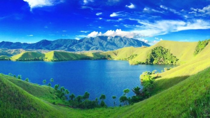 DANAU SENTANI