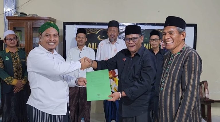 Serahkan SK Pengurus , KH Supardi : Pertama dalam Sejarah NU Kabupaten Jayapura Bentuk Kepengurusan Tingkat Kampung