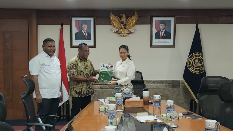 Temui Wamenpar Ni Luh Puspa, SSF Dorong Pelatihan Pariwisata Berbasis Masyarakat di Sentani
